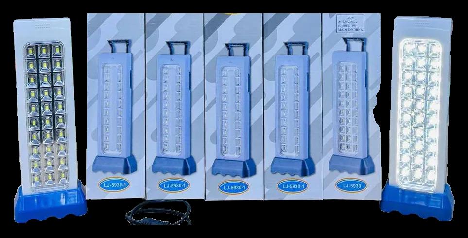 كشاف طوارئ LED قابل للشحن بقاعدة زرقاء مع كابل الشحن وعلب LSJY